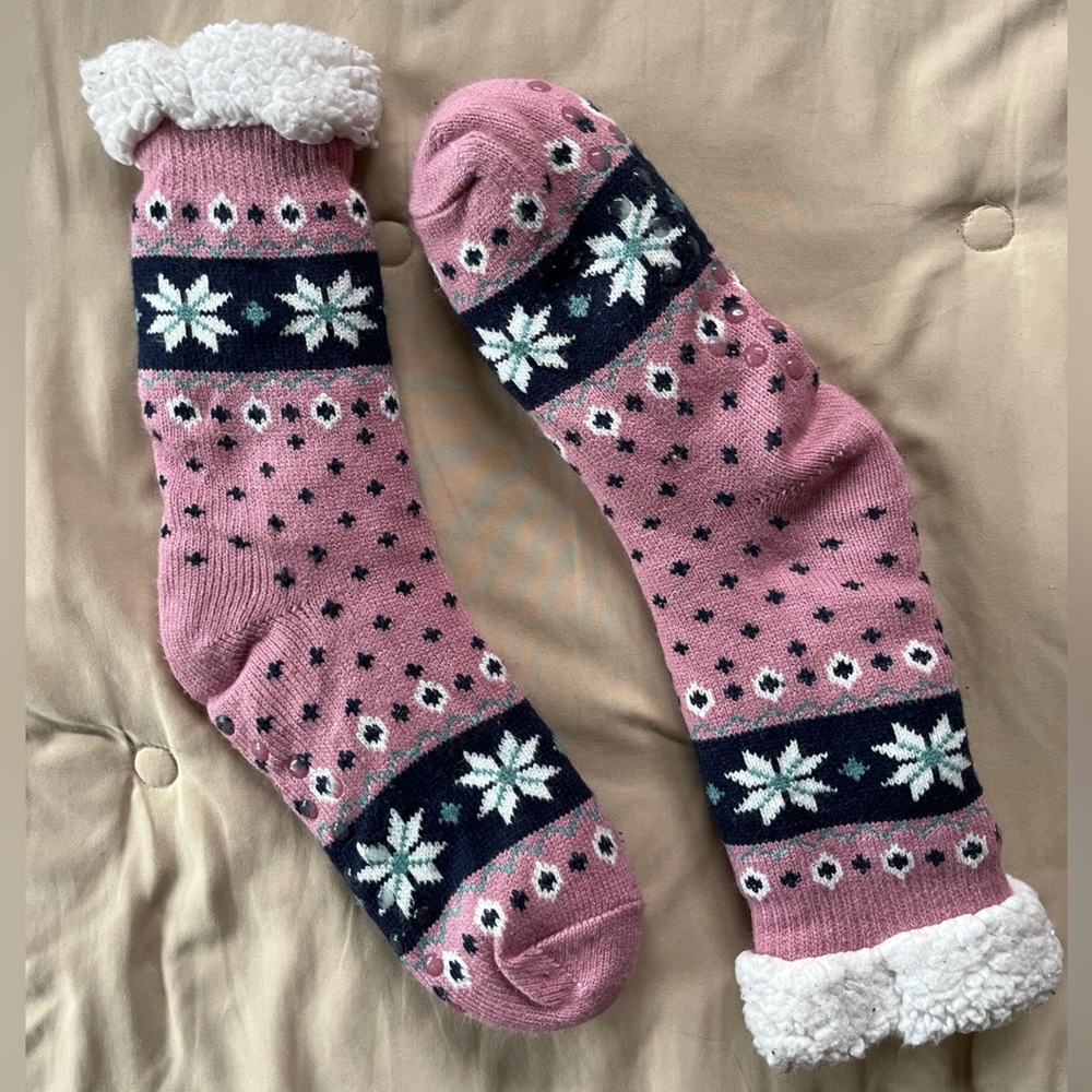 Fluffy Slipper Socks - Picture 4 of 4